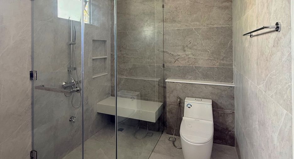For sale 4 ベッドルーム house in Mueang Phuket, Phuket