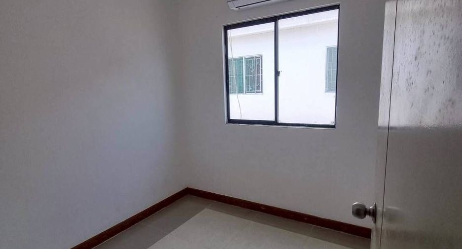 For rent 3 bedrooms townhouse in Sam Phran, Nakhon Pathom