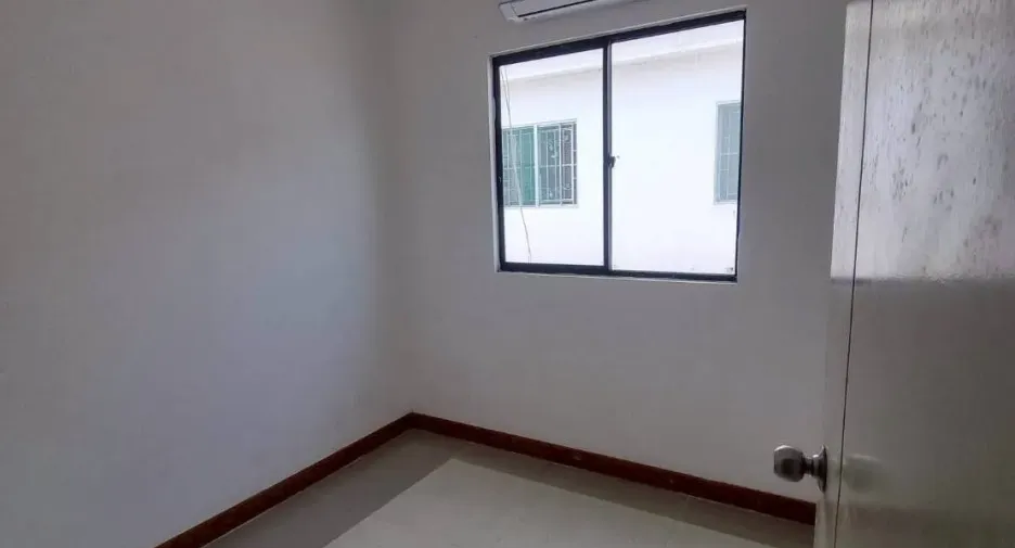 For rent 3 bedrooms townhouse in Sam Phran, Nakhon Pathom