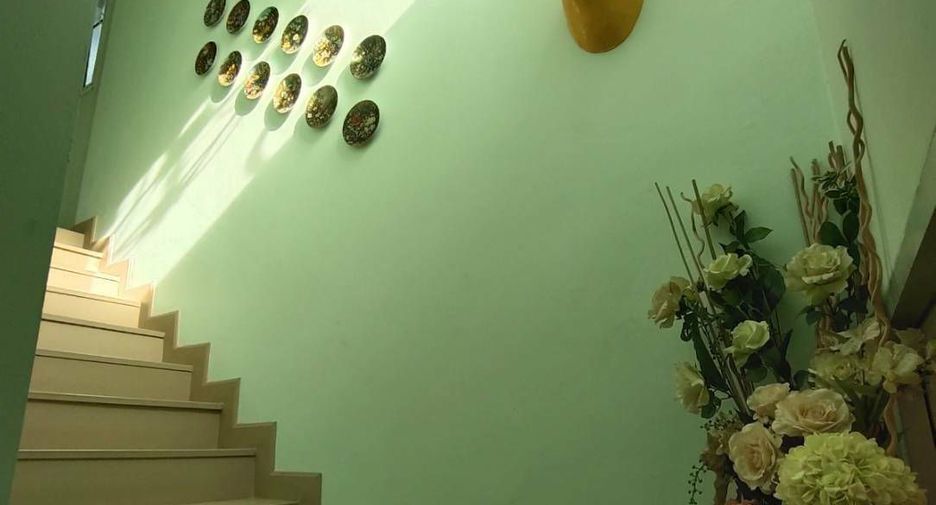 Reihenhaus zum Kauf mit Studio in Bang Phli, Samut Prakan