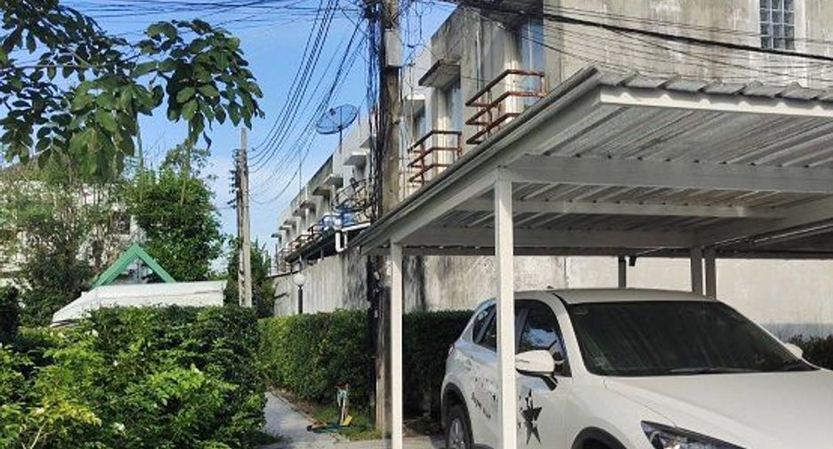 Reihenhaus zum Kauf mit Studio in Bang Phli, Samut Prakan