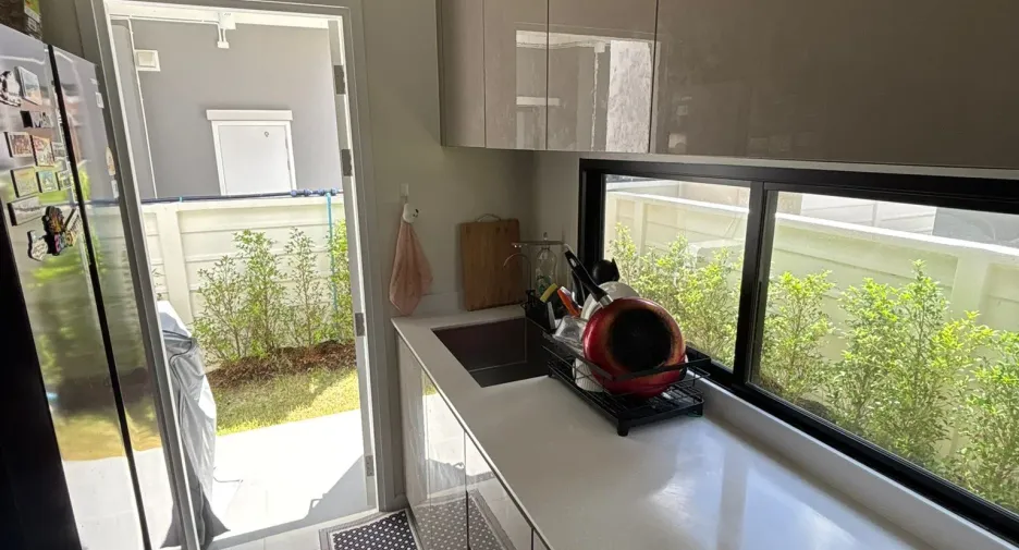 For rent 4 bedrooms house in Mueang Phuket, Phuket