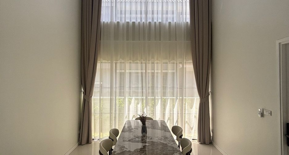 For rent 4 bedrooms house in Mueang Phuket, Phuket