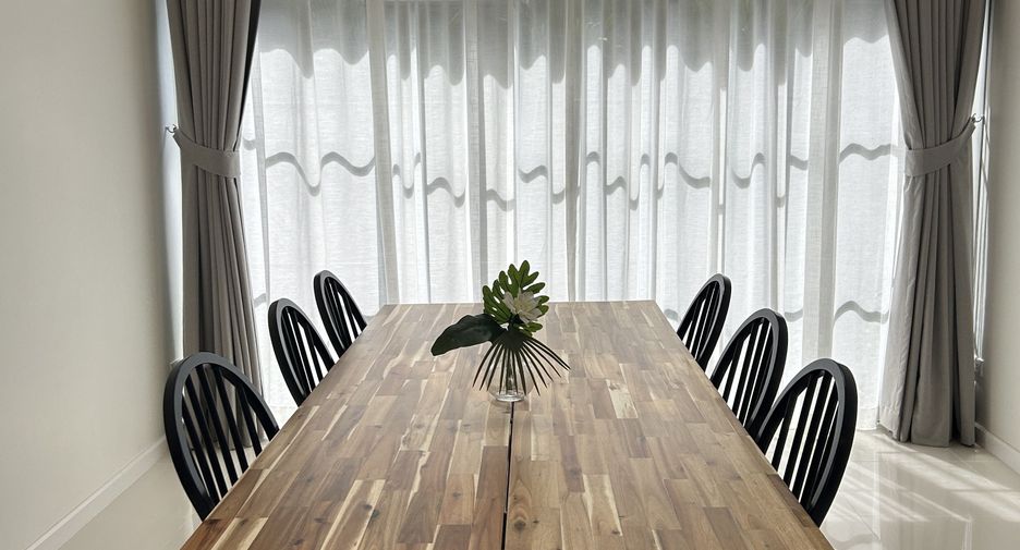 Haus zur Miete mit 4 Zimmer in Mueang Phuket, Phuket