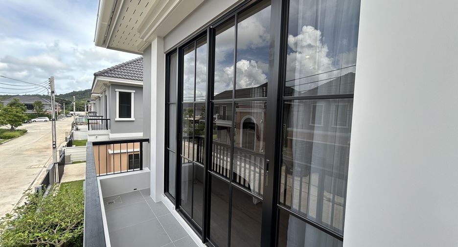 Haus zur Miete mit 4 Zimmer in Mueang Phuket, Phuket