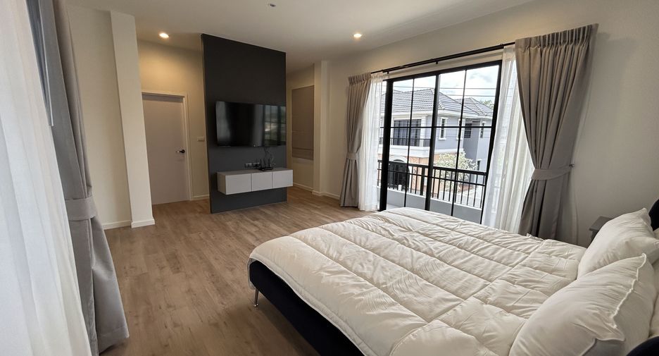 Haus zur Miete mit 4 Zimmer in Mueang Phuket, Phuket
