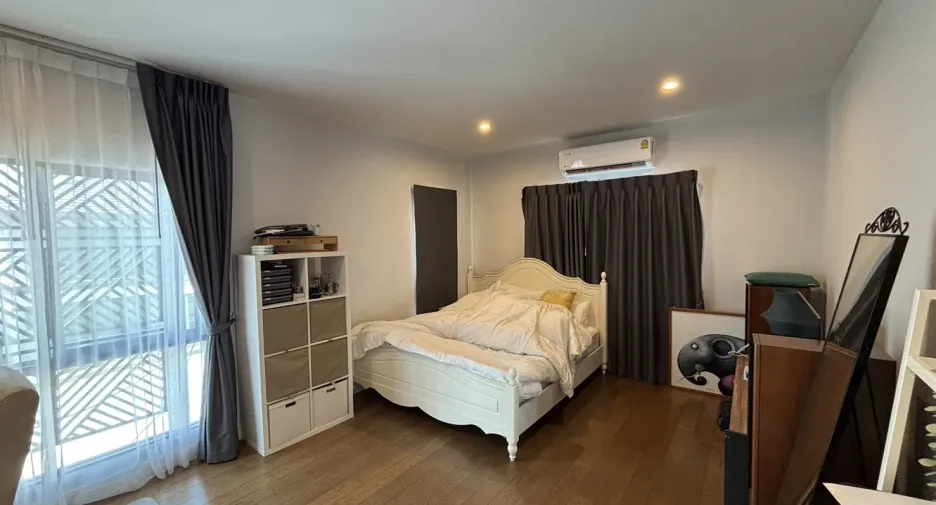 For sale and for rent 4 bedrooms house in Prawet, Bangkok