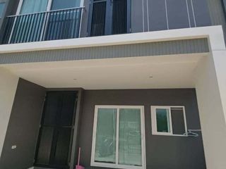 For rent 3 bedrooms townhouse in Mueang Phuket, Phuket