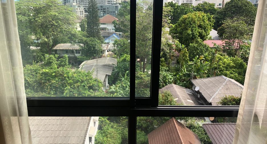 For sale 1 bed condo in Khlong Toei, Bangkok