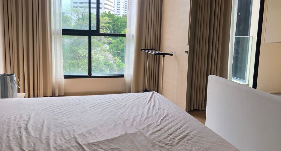 For sale 1 bed condo in Khlong Toei, Bangkok