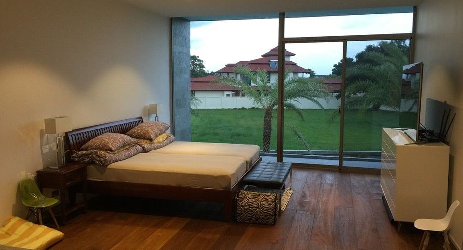For sale 7 bedrooms villa in Bang Phli, Samut Prakan