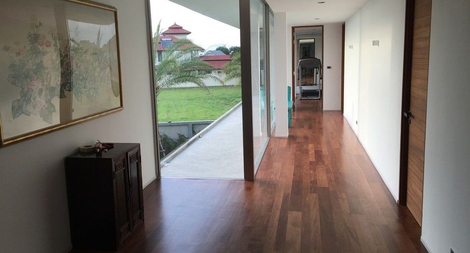For sale 7 bedrooms villa in Bang Phli, Samut Prakan
