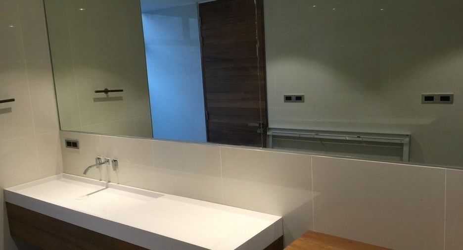 For sale 7 bedrooms villa in Bang Phli, Samut Prakan