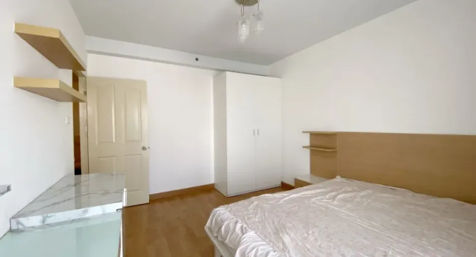 For sale 2 bedrooms condo in Bang Phlat, Bangkok