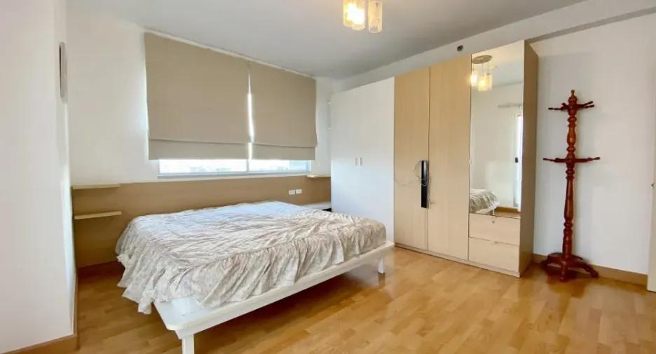 For sale 2 bedrooms condo in Bang Phlat, Bangkok