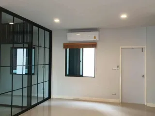 Аренда 3 спальни таунхаус в Mueang Nonthaburi, Нонтабури