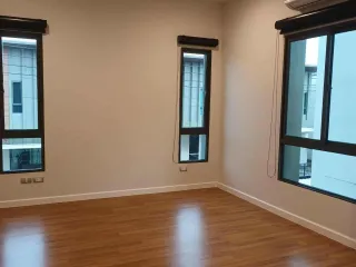 Аренда 3 спальни таунхаус в Mueang Nonthaburi, Нонтабури