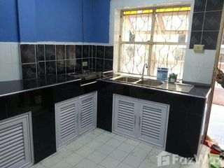 Casa en alquiler de 3 habitaciones en Mueang Rayong, Rayong