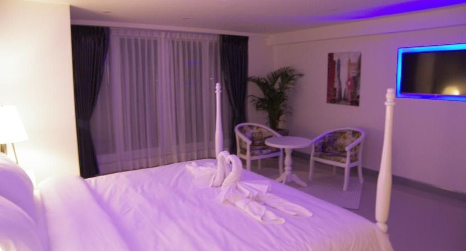 For rent 3 bedrooms condo in Kathu, Phuket