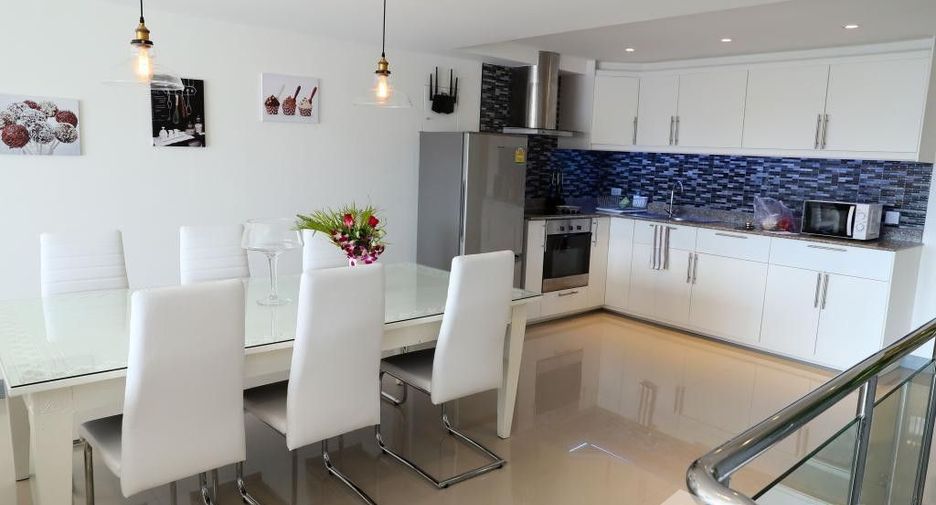 For rent 3 bedrooms condo in Kathu, Phuket
