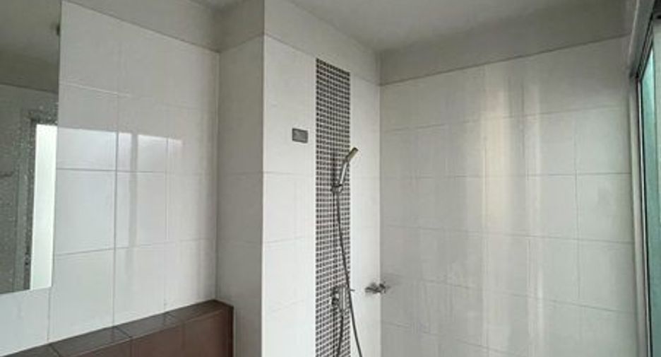 For sale 4 bedrooms retail Space in Prawet, Bangkok