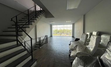 For sale 4 bedrooms retail Space in Prawet, Bangkok