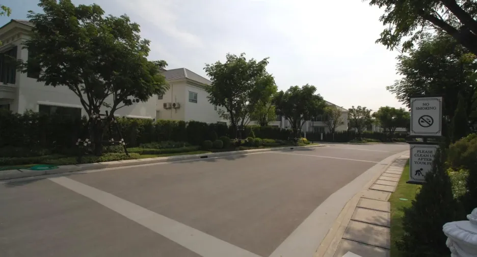À vendre et à louer 5 chambres maison à Bang Phli, Samut Prakan