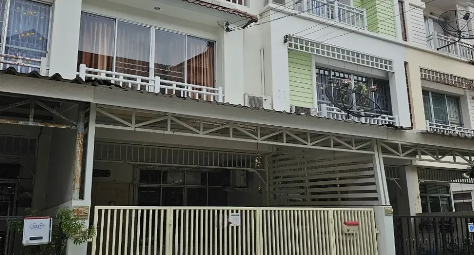 ขาย 3 ห้องนอน ทาวน์เฮ้าส์ ใน เมืองสมุทรปราการ, สมุทรปราการ