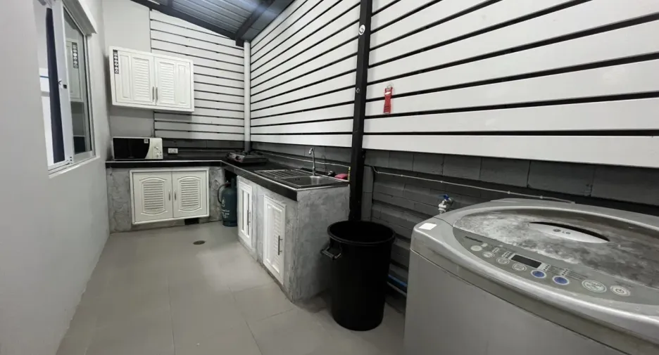 For rent 3 bedrooms townhouse in Mueang Phuket, Phuket