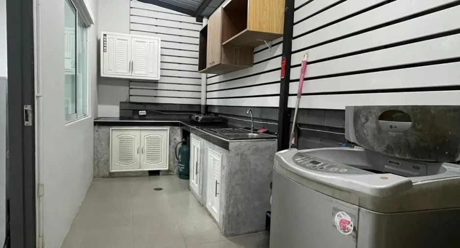 For rent 3 bedrooms townhouse in Mueang Phuket, Phuket