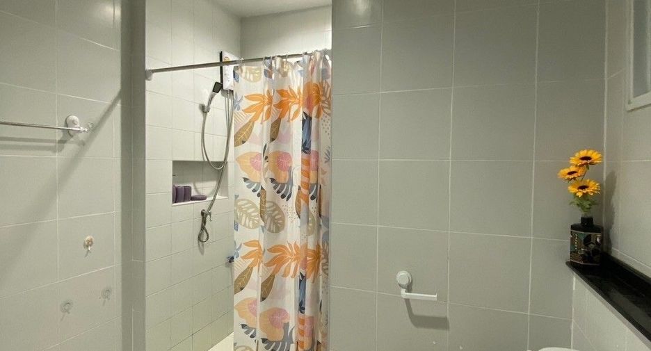 For rent 3 bedrooms townhouse in Mueang Phuket, Phuket