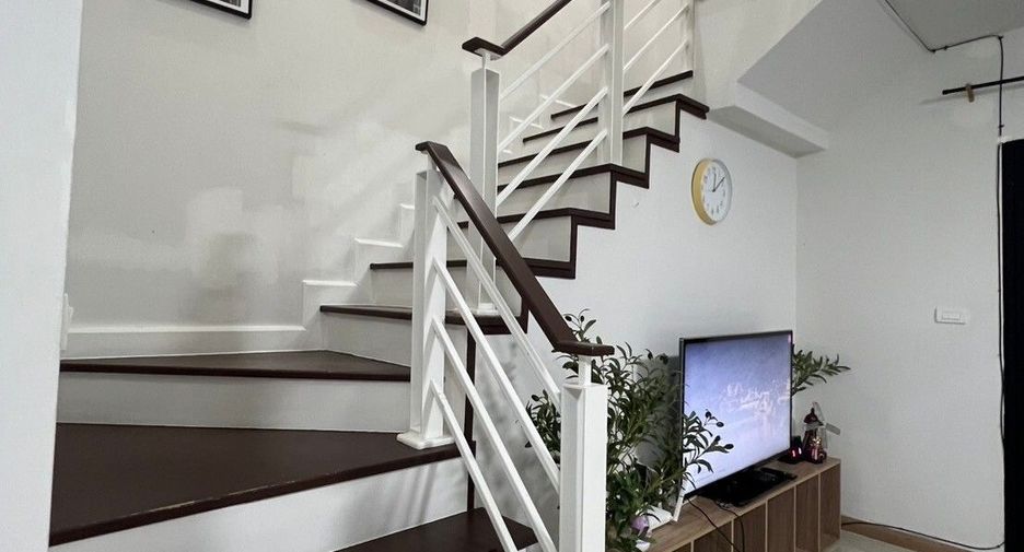 For rent 3 bedrooms townhouse in Mueang Phuket, Phuket