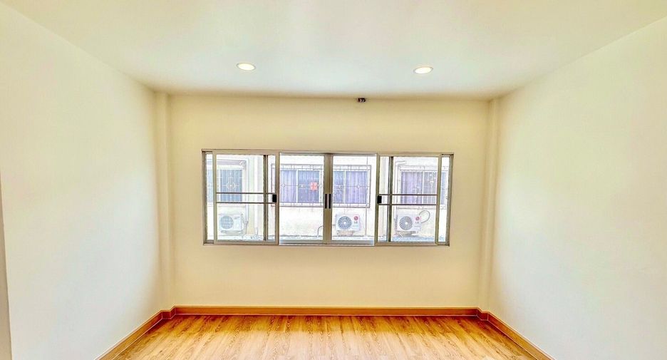 For sale 2 bedrooms townhouse in Nong Khaem, Bangkok
