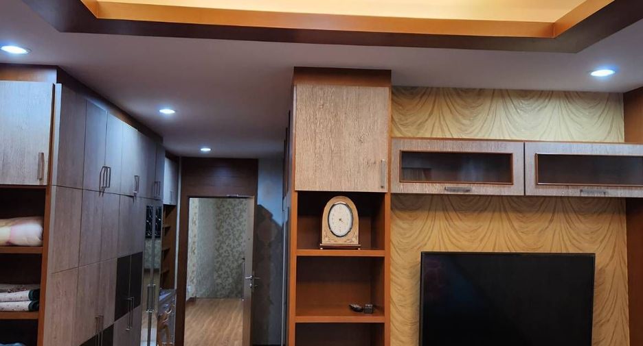 For sale 3 bedrooms retail Space in Mueang Surat Thani, Surat Thani