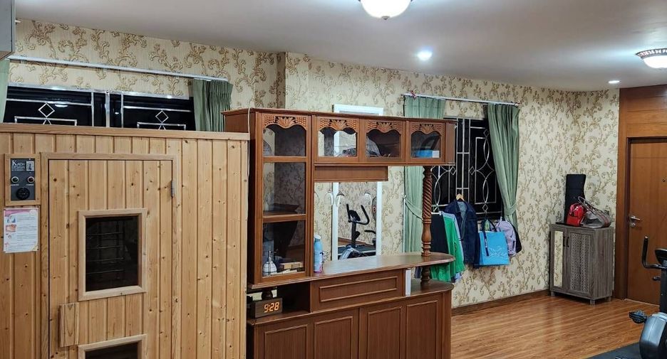 For sale 3 bedrooms retail Space in Mueang Surat Thani, Surat Thani