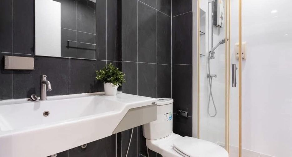 For sale 1 bed condo in Khan Na Yao, Bangkok