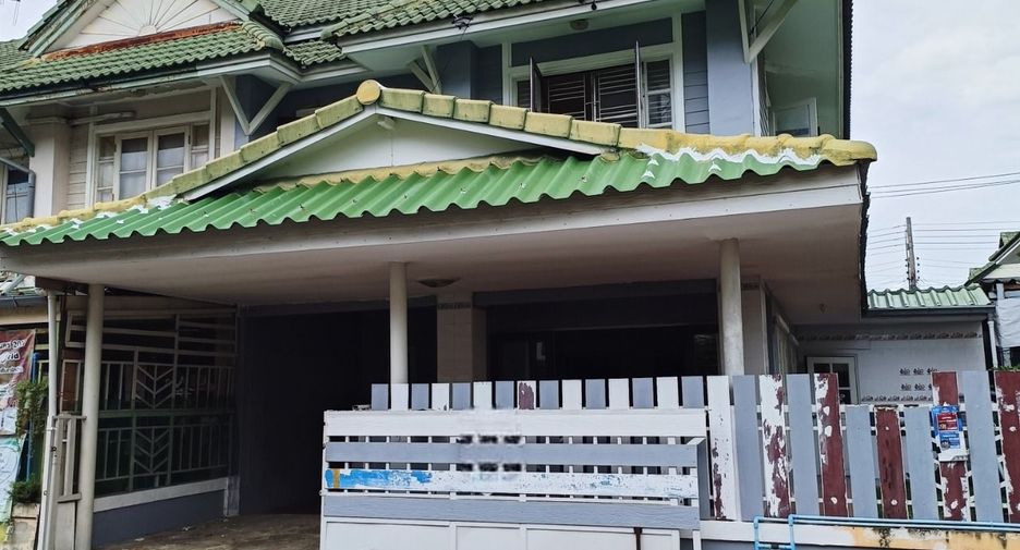 For sale 3 bedrooms townhouse in Khlong Luang, Pathum Thani