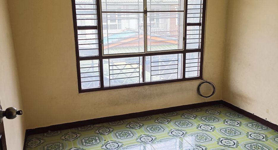 For sale 3 bedrooms townhouse in Khlong Luang, Pathum Thani
