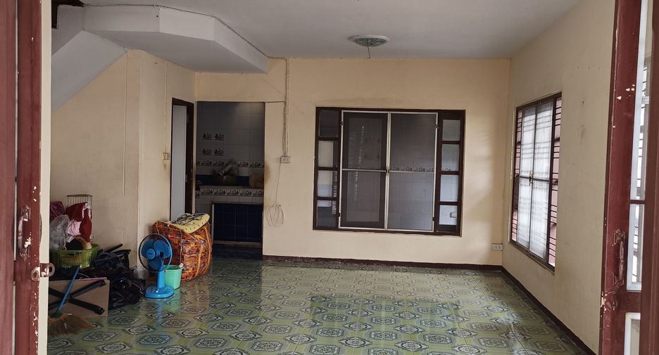 For sale 3 bedrooms townhouse in Khlong Luang, Pathum Thani