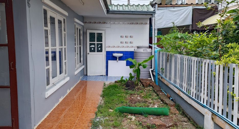 For sale 3 bedrooms townhouse in Khlong Luang, Pathum Thani