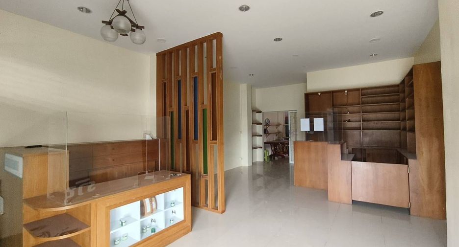 À vendre 4 chambres local commercial à Khlong Luang, Pathum Thani