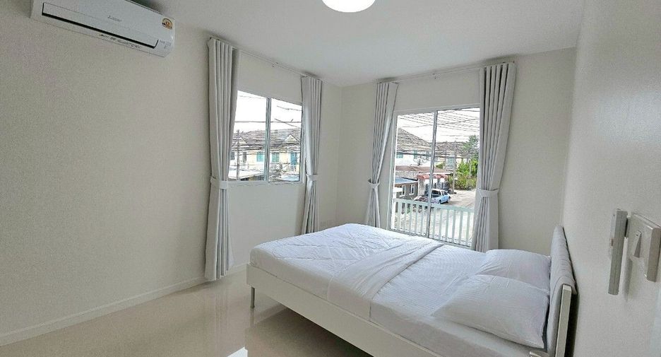 For sale 2 bedrooms townhouse in Mueang Phuket, Phuket