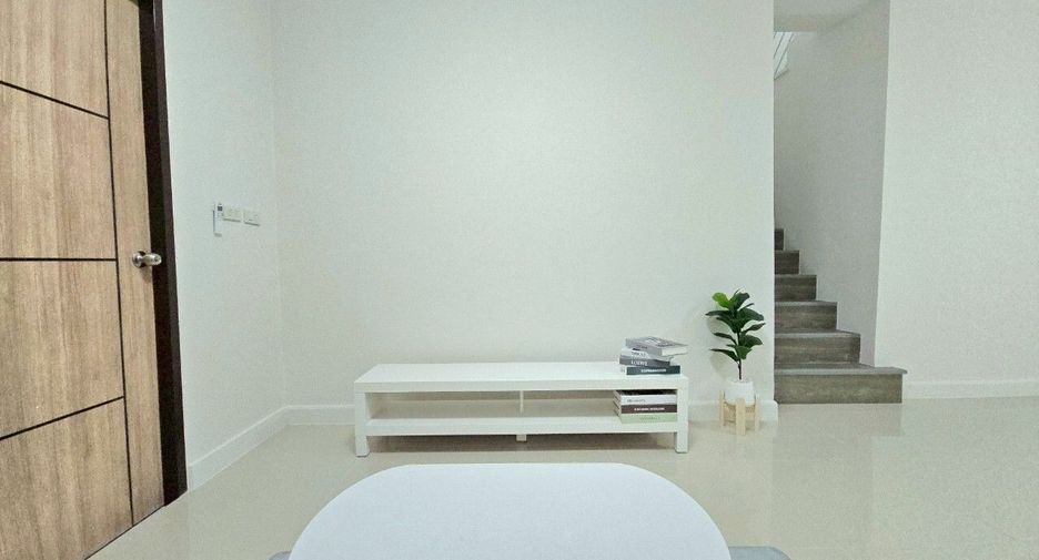 For sale 2 bedrooms townhouse in Mueang Phuket, Phuket