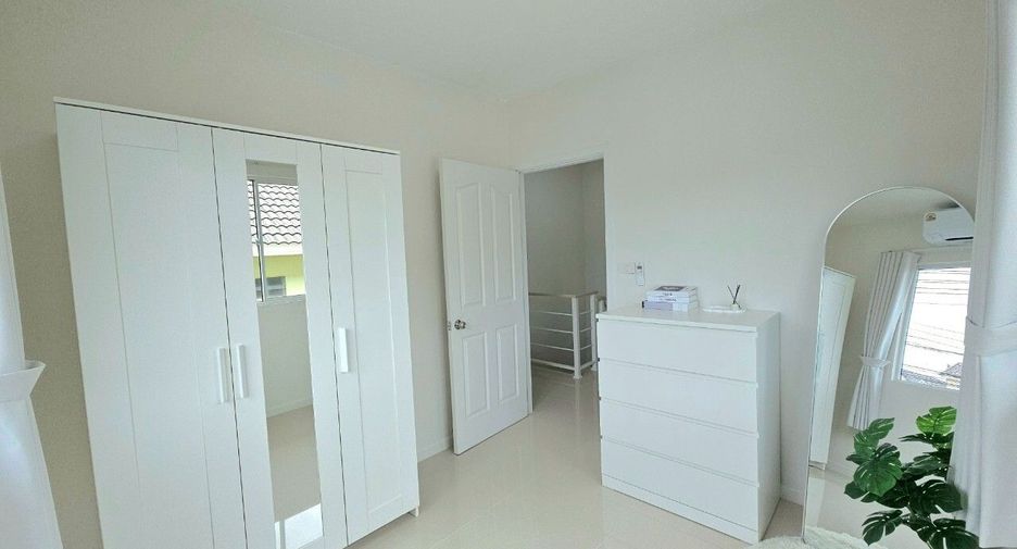 For sale 2 bedrooms townhouse in Mueang Phuket, Phuket