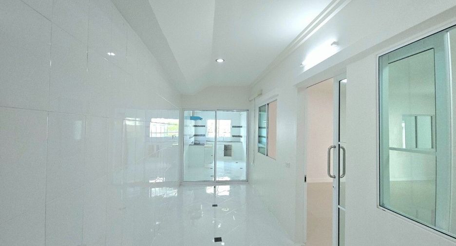 For sale 2 bedrooms townhouse in Mueang Phuket, Phuket