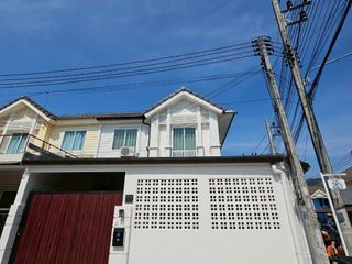 For sale 2 bedrooms townhouse in Mueang Phuket, Phuket
