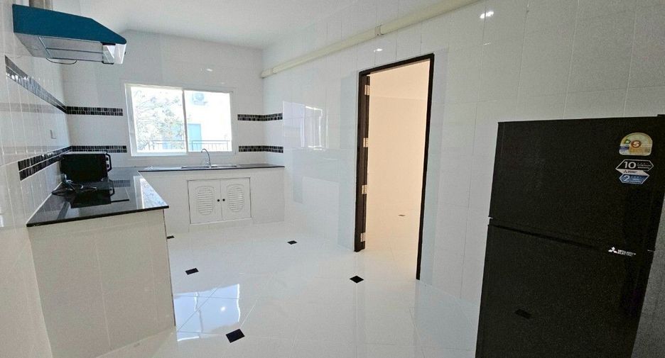 For sale 2 bedrooms townhouse in Mueang Phuket, Phuket