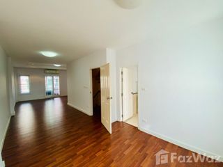 For sale 3 bedrooms townhouse in Phasi Charoen, Bangkok