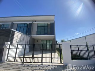 For sale 3 bedrooms townhouse in Lat Krabang, Bangkok
