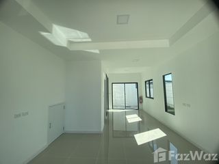 For sale 3 bedrooms townhouse in Lat Krabang, Bangkok